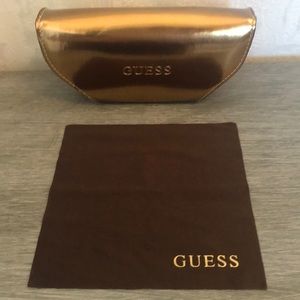 GUESS GOLDEN SUNGLASSES CASE